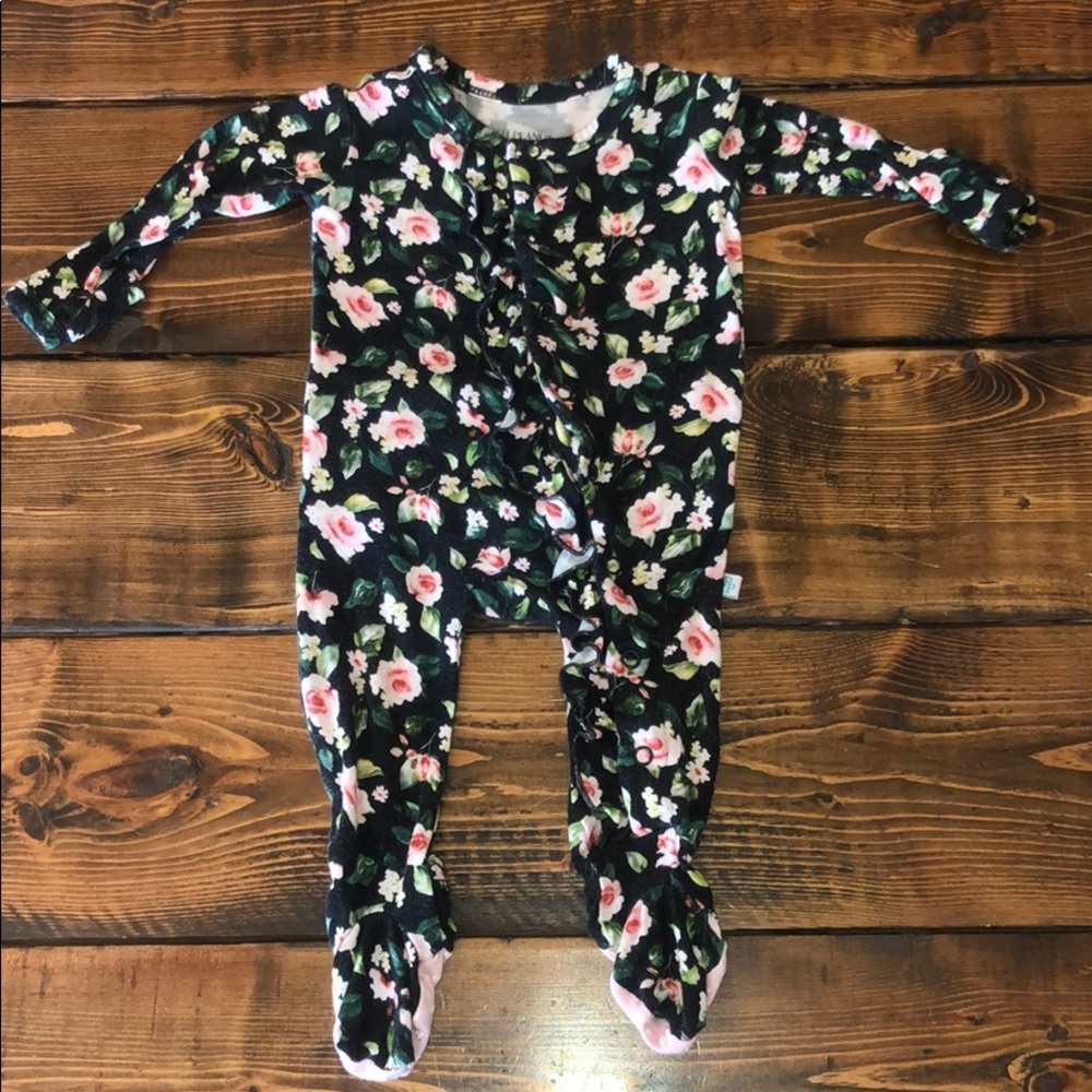 Posh peanut Lina ruffle footie